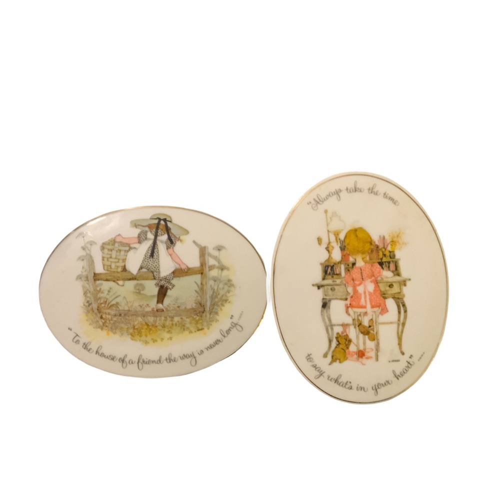 Charming Holly Hobbie Illustrated Porcelain Set